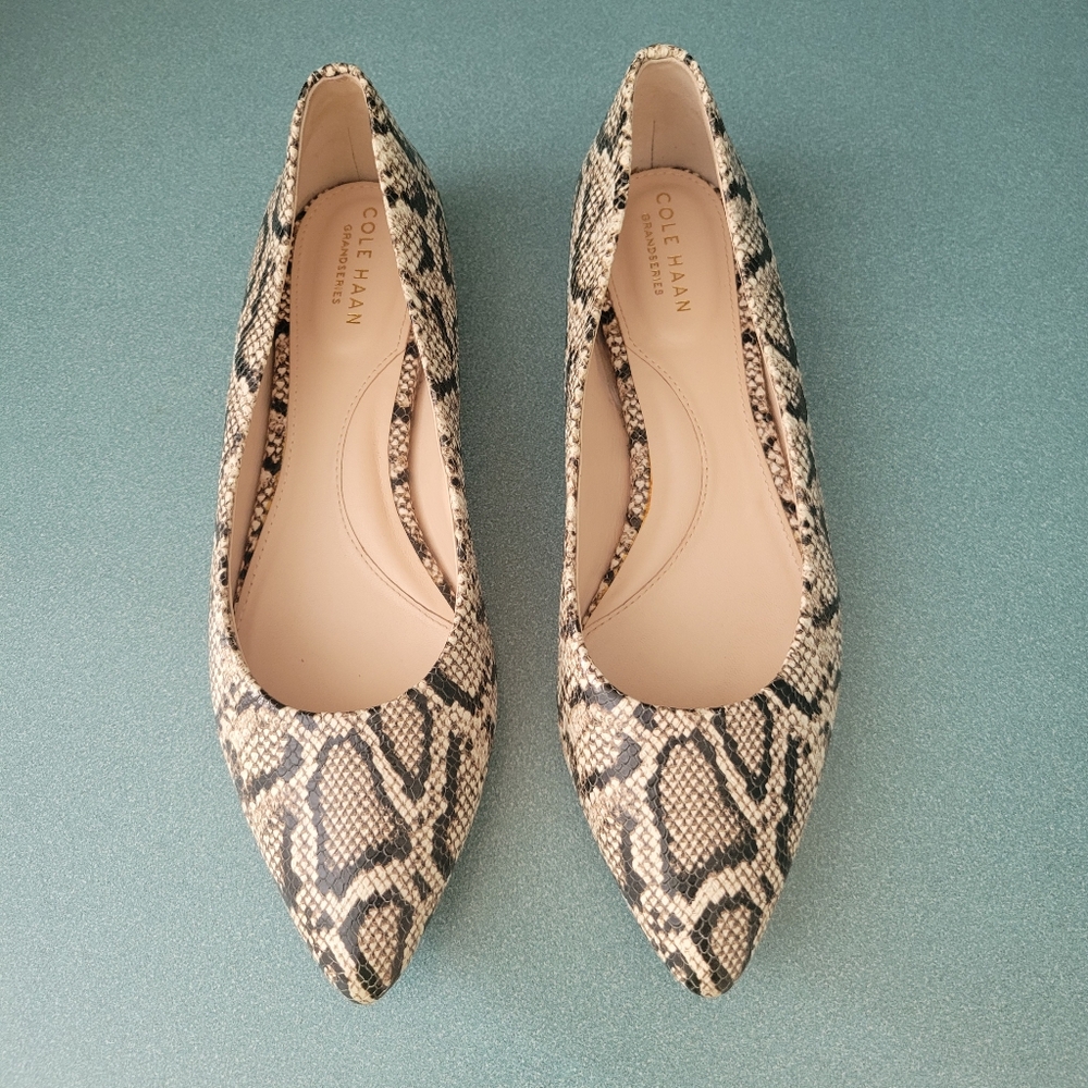 Cole Hann Women's Flat Shoes